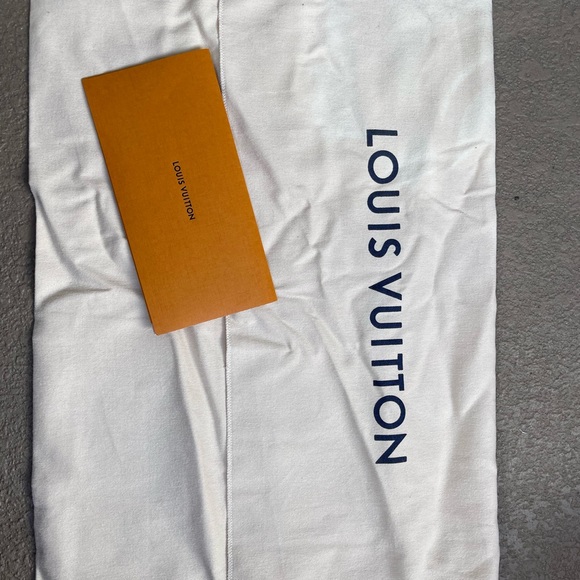 Louis Vuitton Neverfull MM | Damier Ebene exterior, Cherry interior - Picture 12 of 12